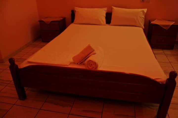 Guesthouse Bizani Neo Mpizani Стая снимка