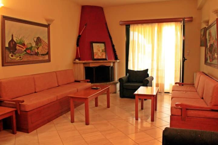 Guesthouse Bizani Neo Mpizani Екстериор снимка