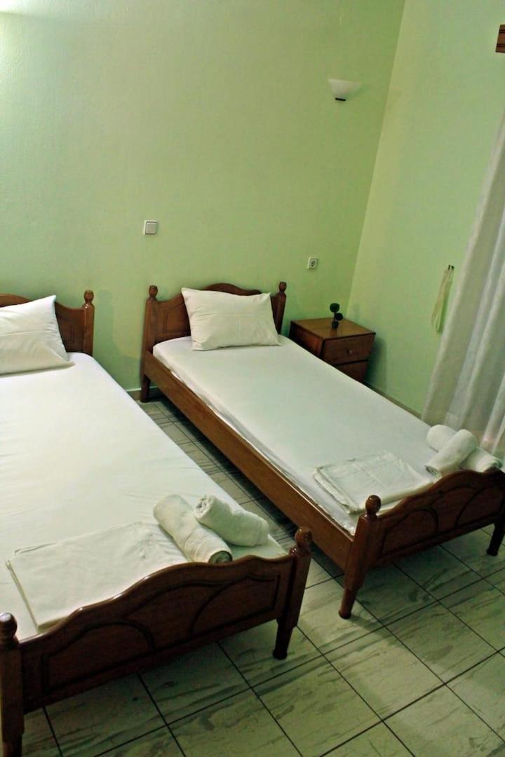 Guesthouse Bizani Neo Mpizani Екстериор снимка
