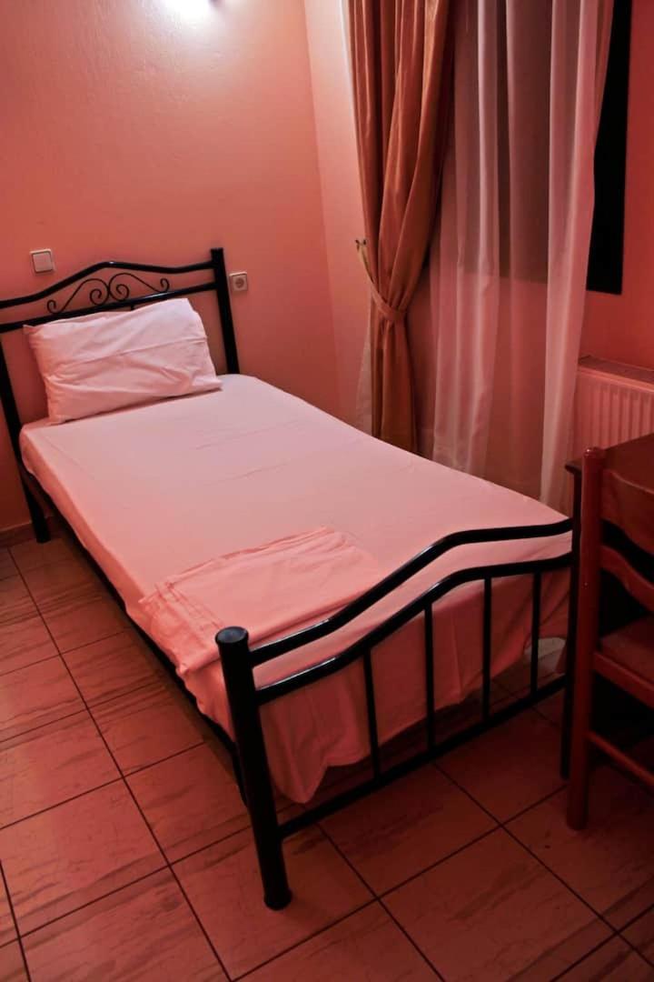 Guesthouse Bizani Neo Mpizani Стая снимка