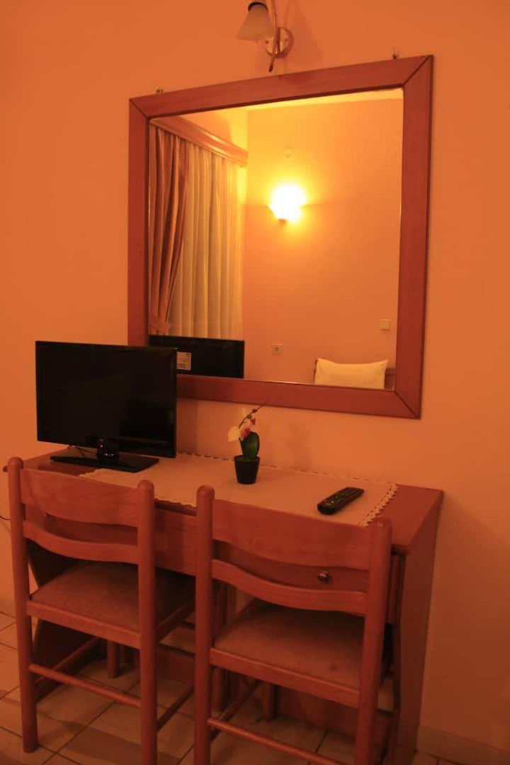 Guesthouse Bizani Neo Mpizani Екстериор снимка