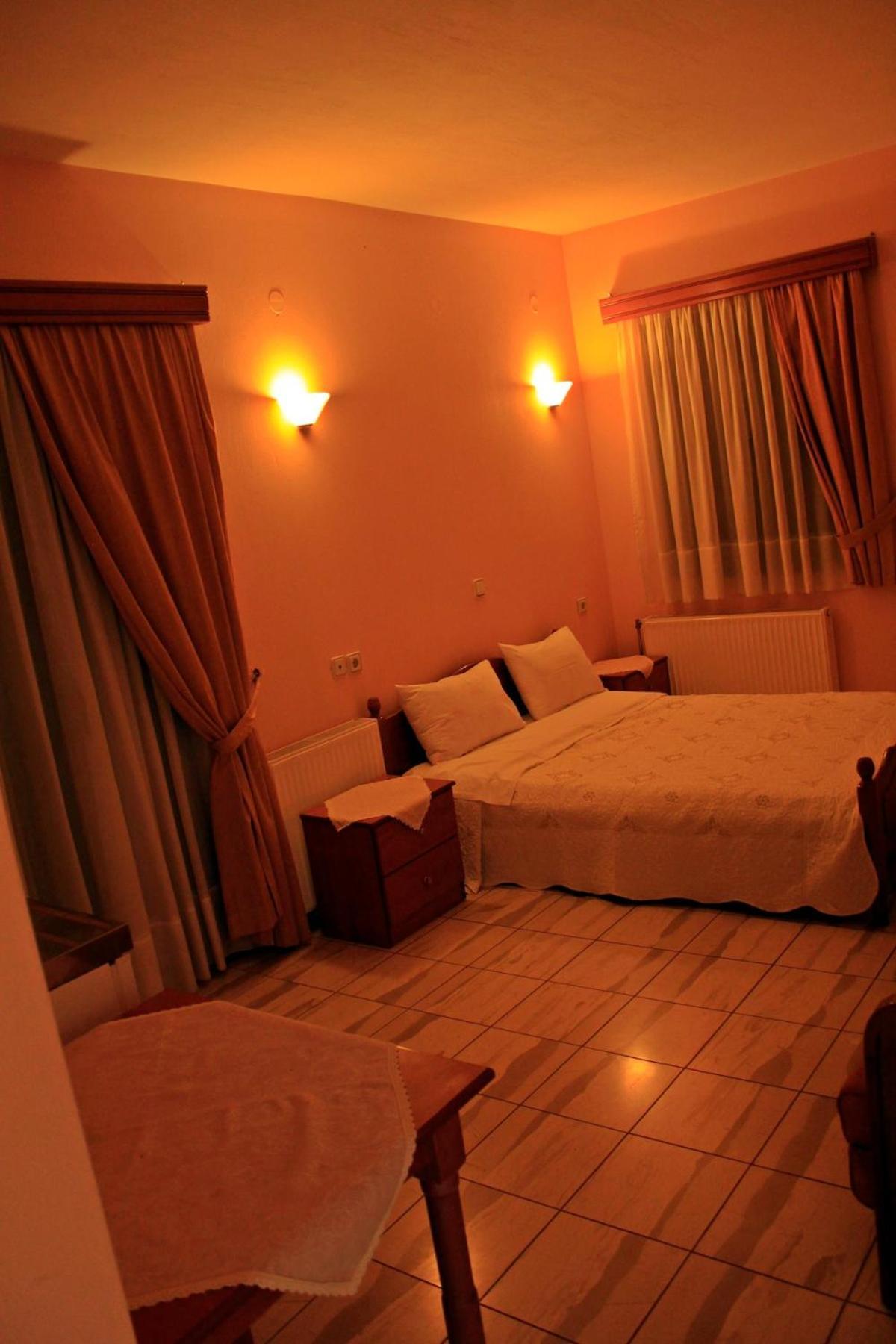Guesthouse Bizani Neo Mpizani Екстериор снимка
